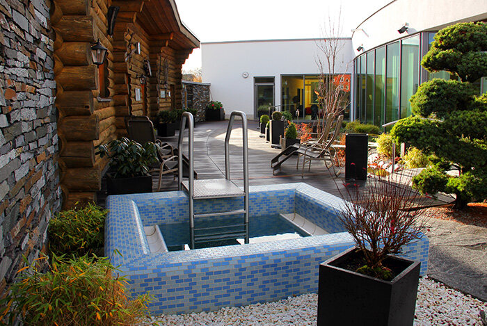 Tauchbecken im Saunagarten des H2Oberhof