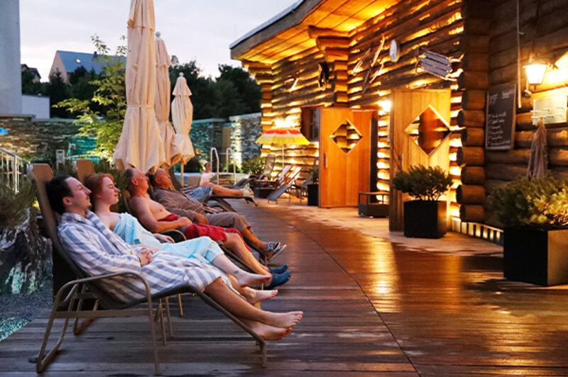 gemütliche Terasse, Holzsauna, Kerzenschein, Lange Saunanacht